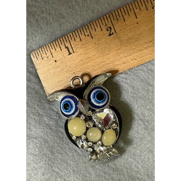 Owl Silver Tone 3D Pendant With Rhinestones Detailed - Picture 4 of 5